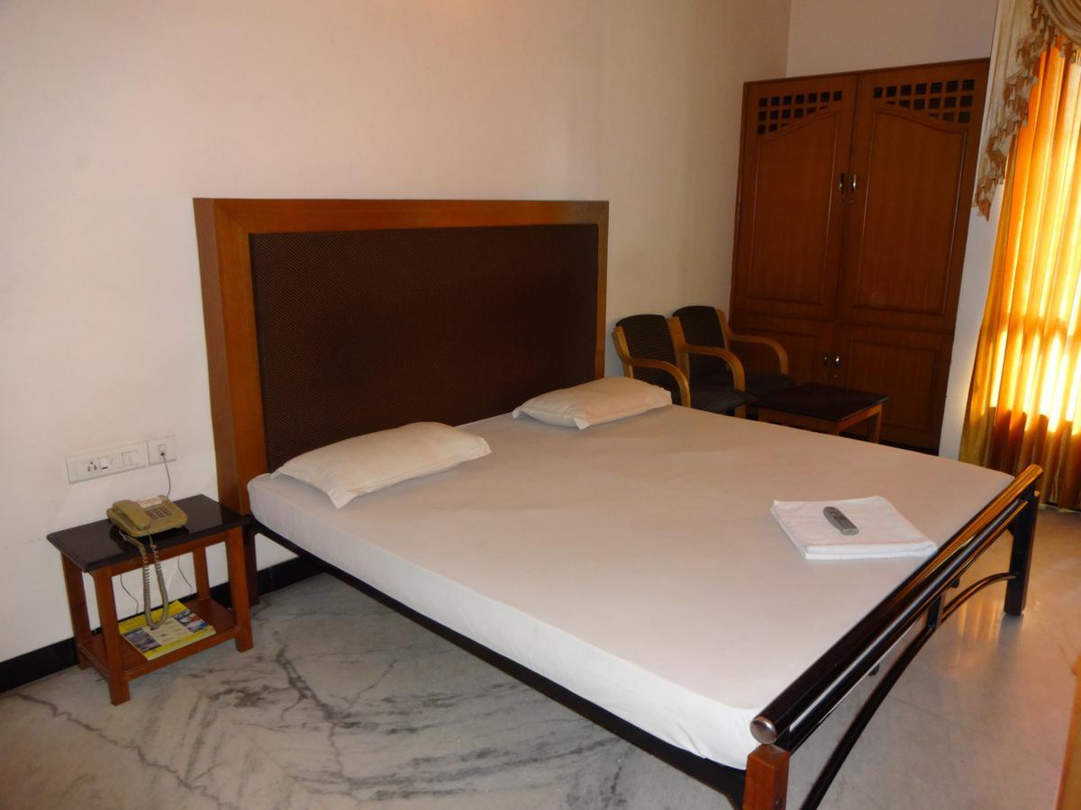 Hotel Grand Palace 코임바토르 외부 사진